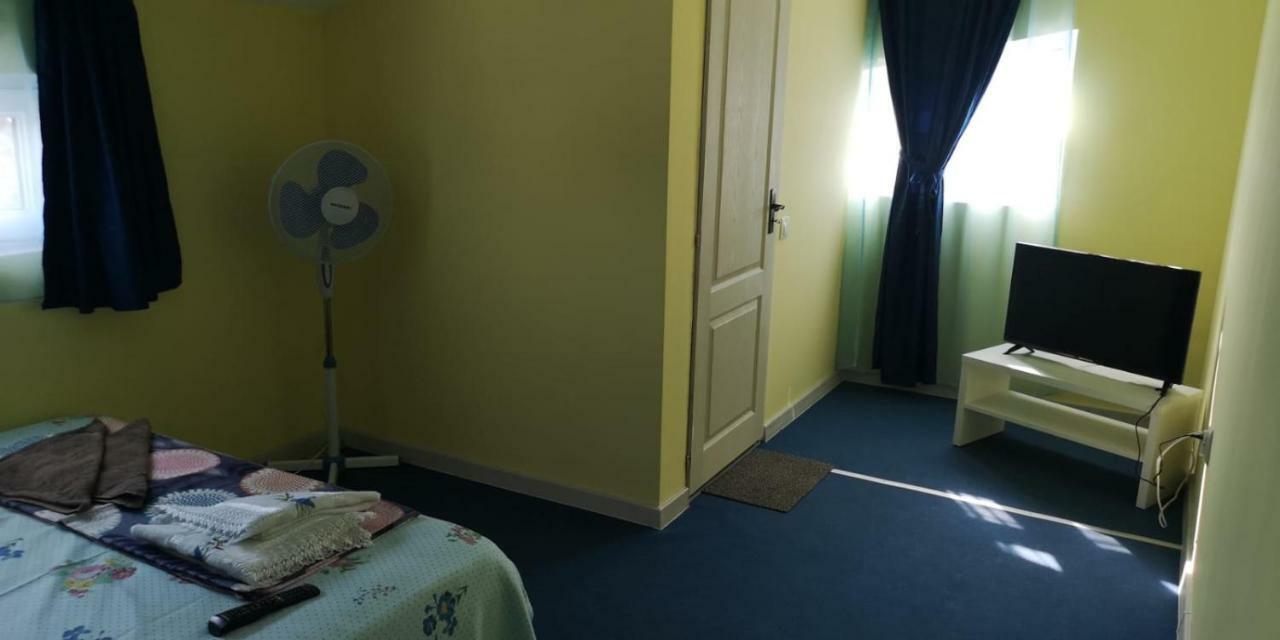 Vila Restaurant Angellys Tuzla Esterno foto