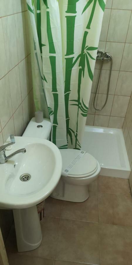 Vila Restaurant Angellys Tuzla Esterno foto