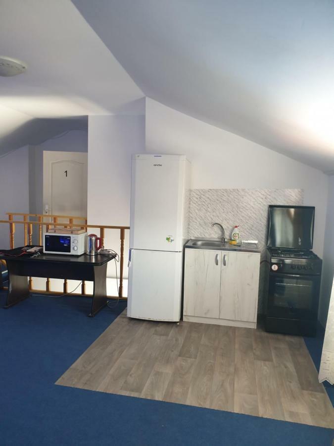 Vila Restaurant Angellys Tuzla Esterno foto